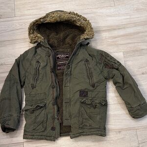 Abercrombie & Fitch Men’s Mount Washington Jacket with Faux Fur Hood
